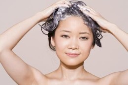 women shampooing hair